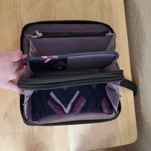 Luglife Roundabout (original version) wallet/wristlet in black from 2015
